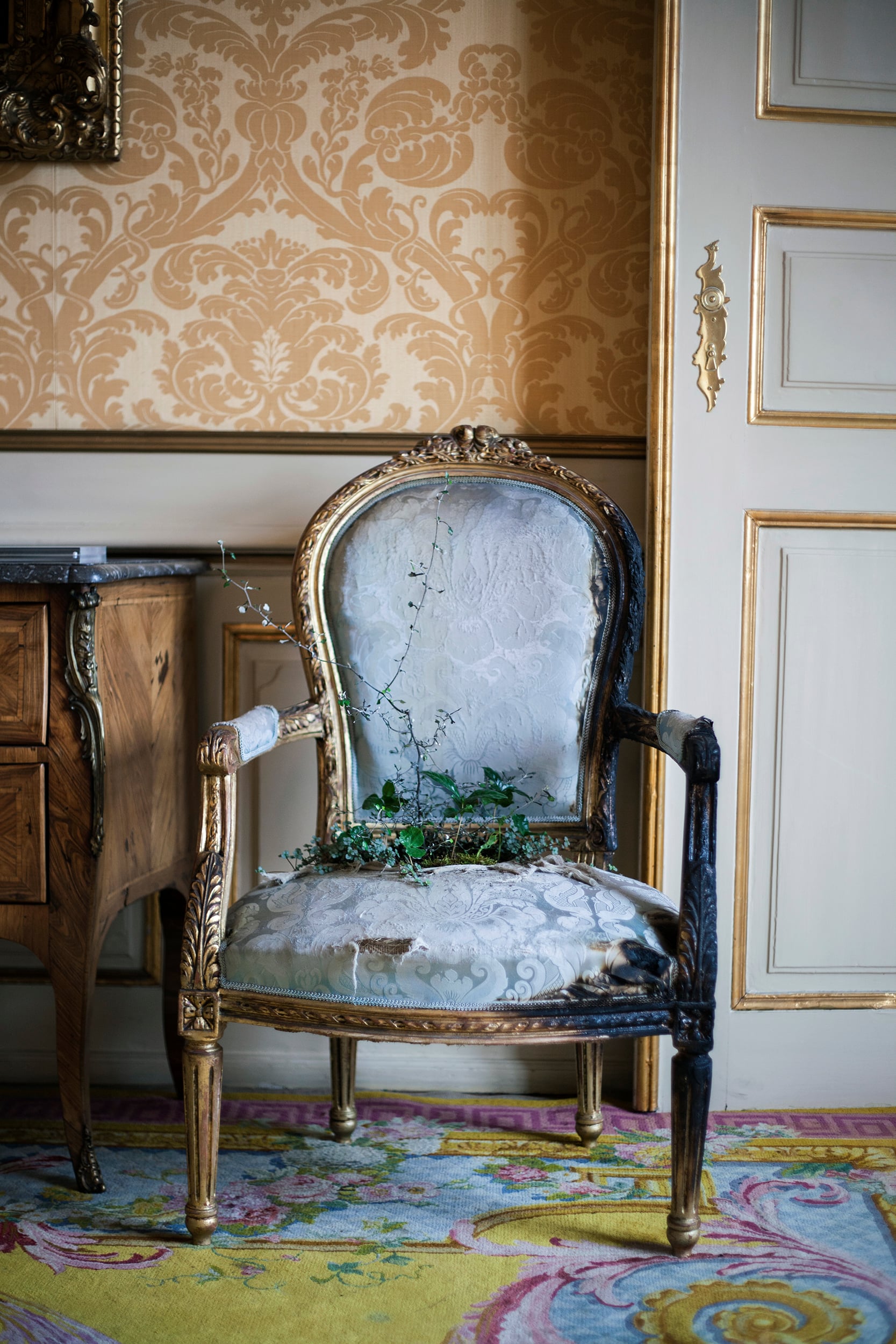 Please Wait Here 2017 — the chair