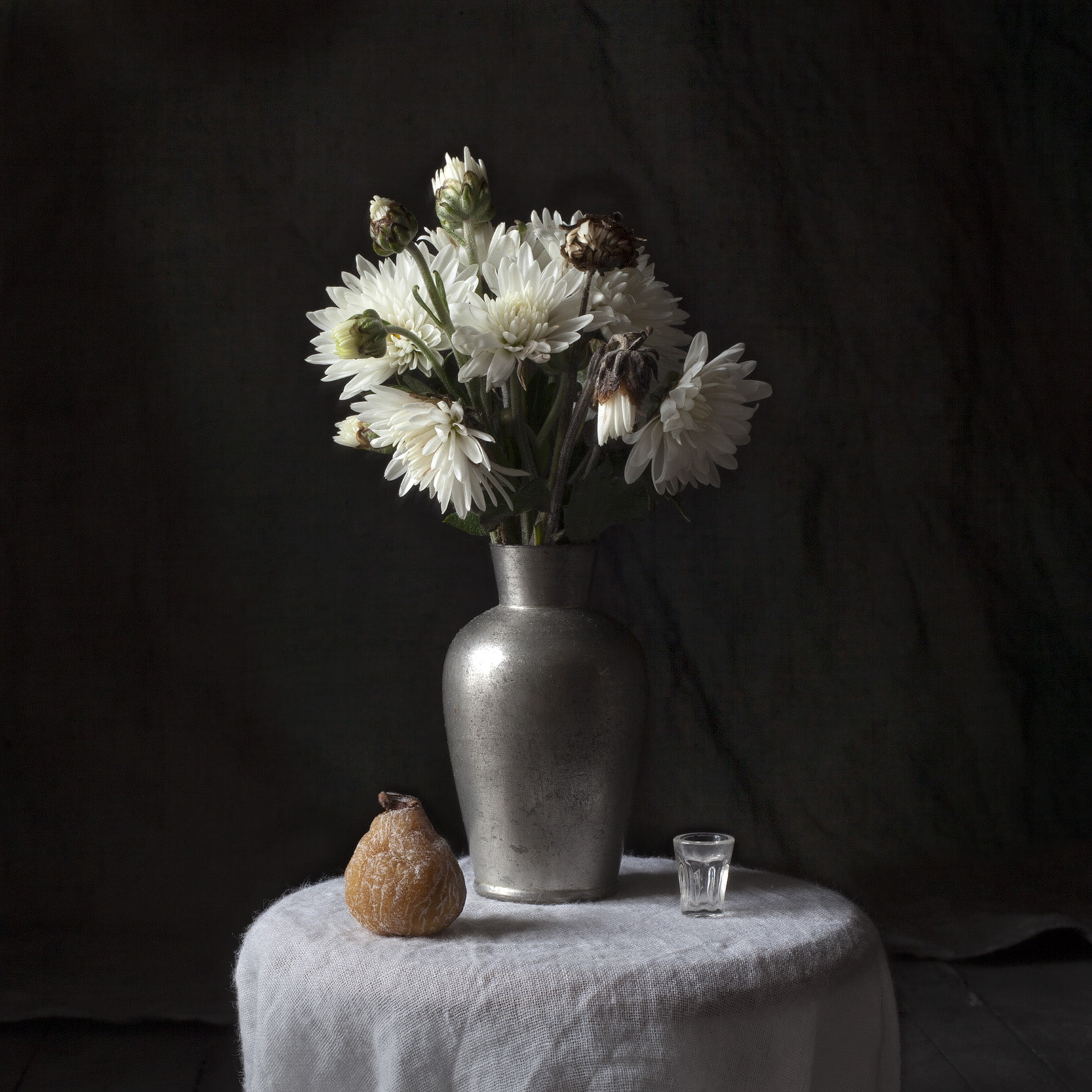 Vanitas V 2017, 66 × 66 cm / 30 × 30 cm